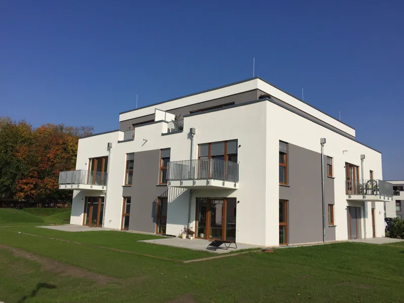 Exklusive DG-Wohnung mit 43 m² Dachterrasse in Berlin-Mahlsdorf — photo 1